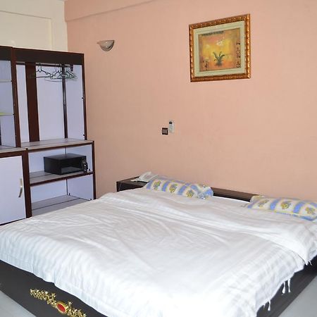 Ouaga Beach Hotel Ouagadougou Bagian luar foto