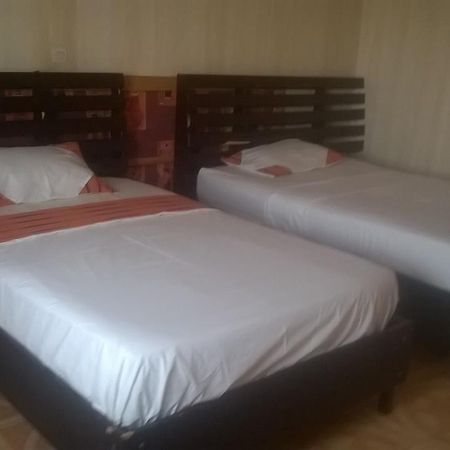 Ouaga Beach Hotel Ouagadougou Bagian luar foto