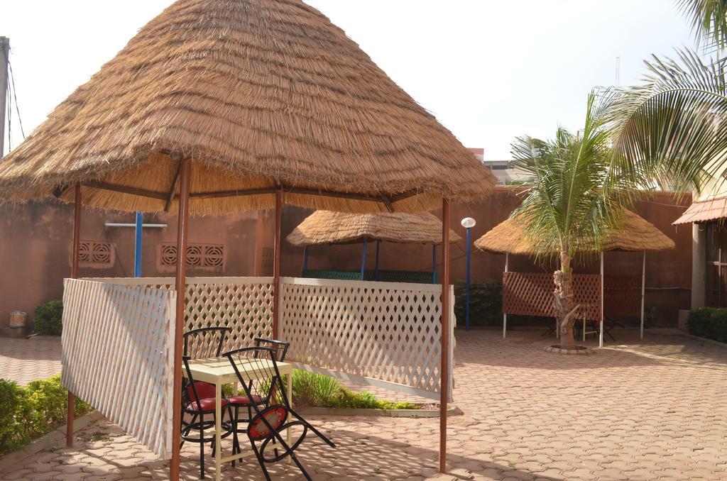 Ouaga Beach Hotel Ouagadougou Bagian luar foto
