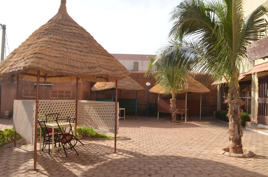 Ouaga Beach Hotel Ouagadougou Bagian luar foto
