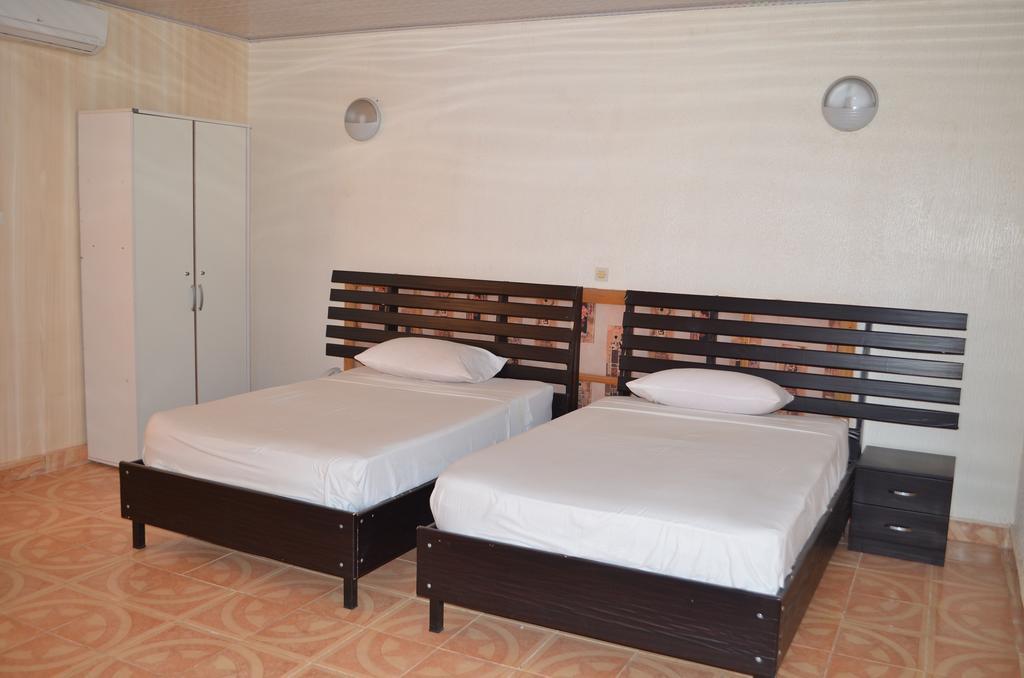 Ouaga Beach Hotel Ouagadougou Bagian luar foto